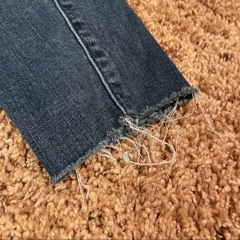 SOLD Hollister Distressed Hole Medium Wash Jeans - Picture 6 of 12